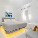 Central Fira Suites Отель
