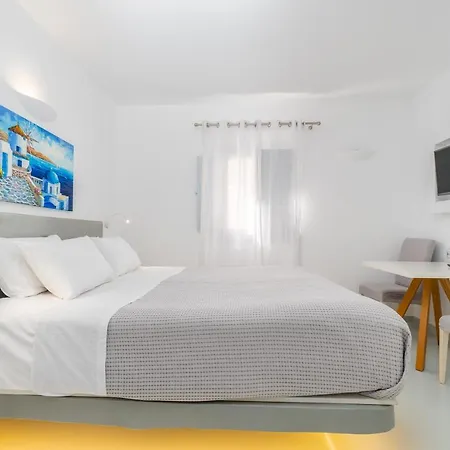 Central Fira Suites