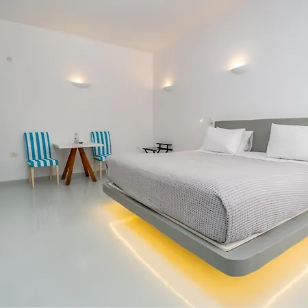 מלון Central Fira Suites