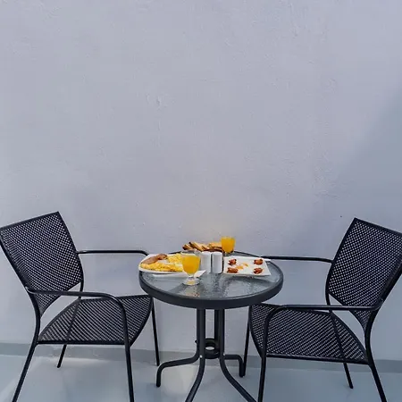 Central Fira Suites