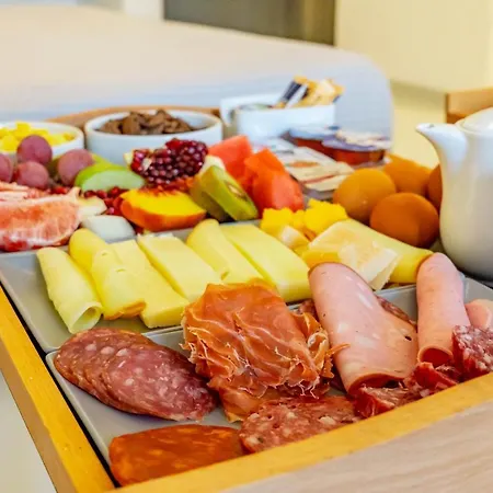 Central Fira Suites 3* סנטוריני