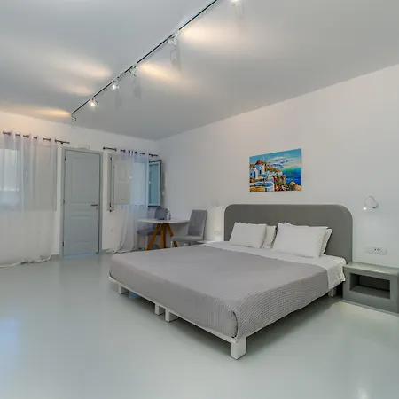 Central Fira Suites 3* סנטוריני