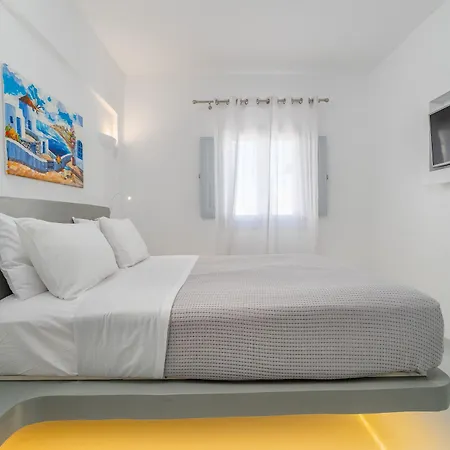 Central Fira Suites מלון 3*