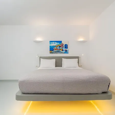 מלון Central Fira Suites