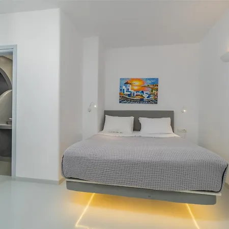Central Fira Suites מלון סנטוריני