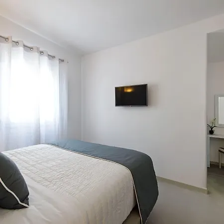Central Fira Suites 3* סנטוריני