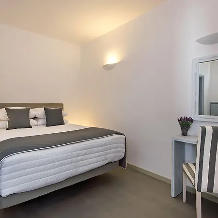 מלון Central Fira Suites