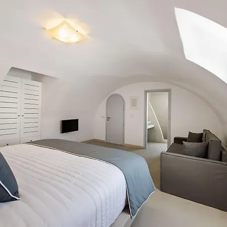 מלון Central Fira Suites