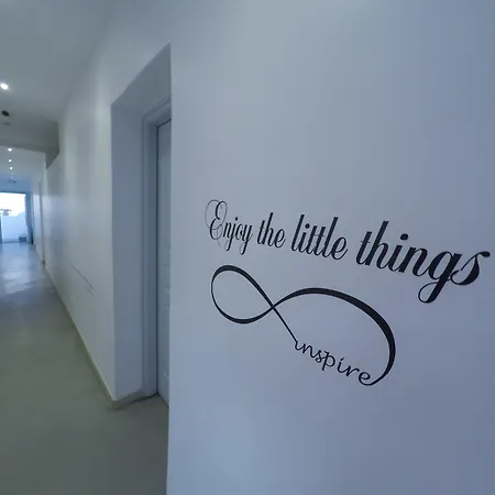 Central Fira Suites מלון סנטוריני