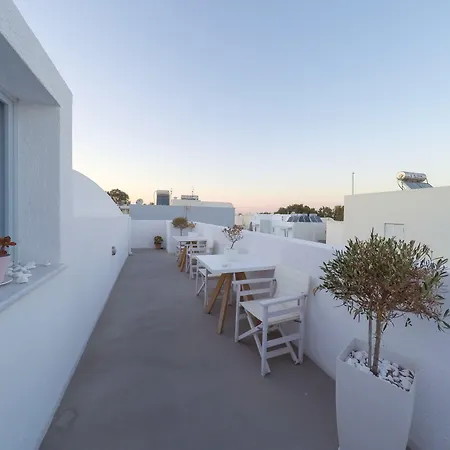 Central Fira Suites 3* סנטוריני