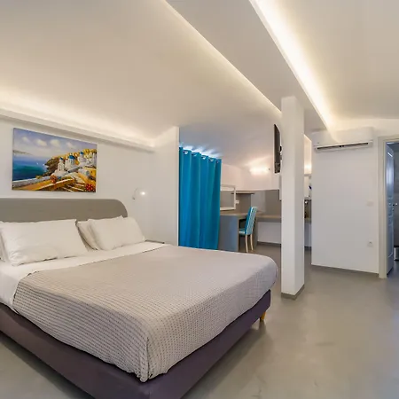 Central Fira Suites Hotel