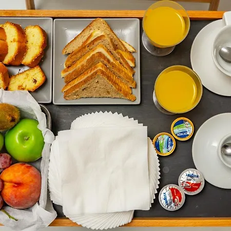 Central Fira Suites Hotell