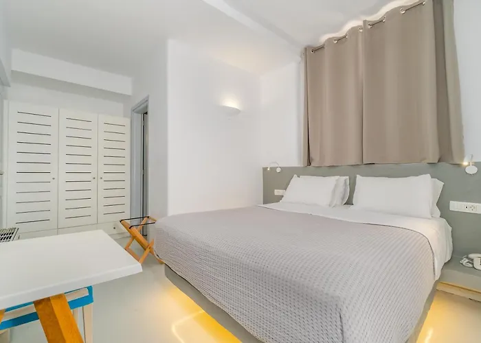 Hotel Central Fira Suites