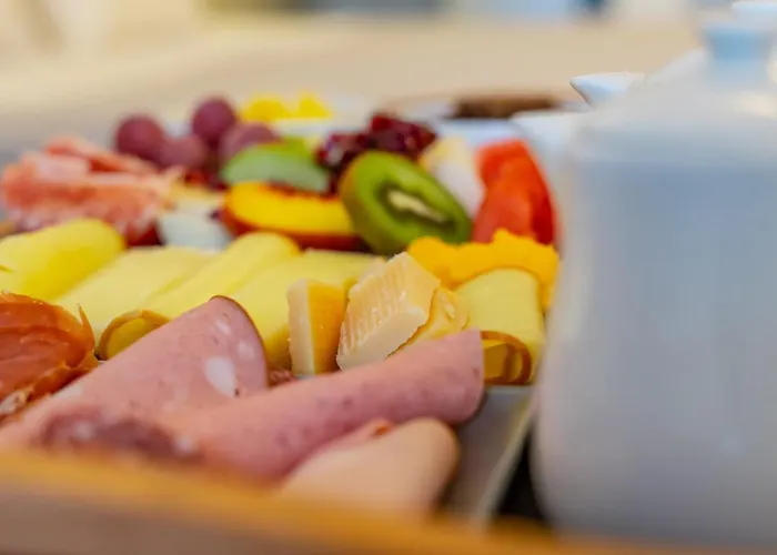 Central Fira Suites Hotel