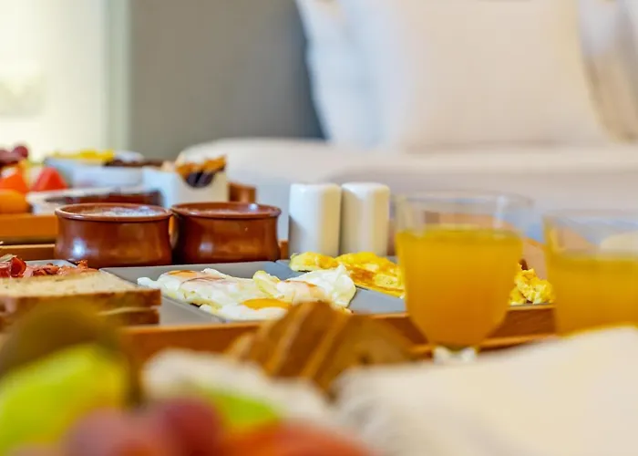 Central Fira Suites 3*