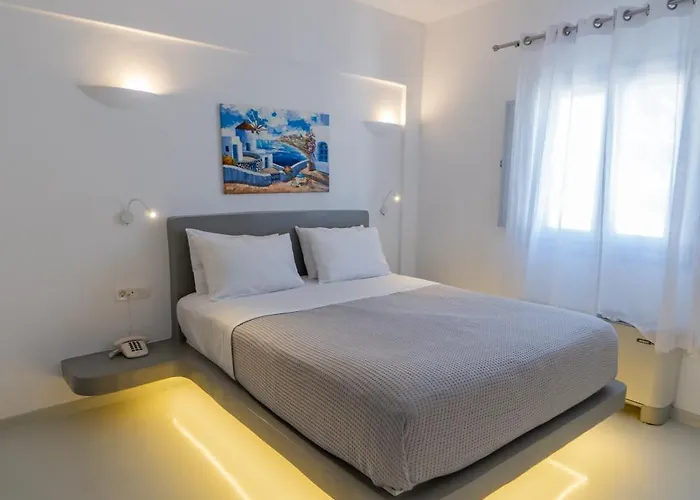 Central Fira Suites
