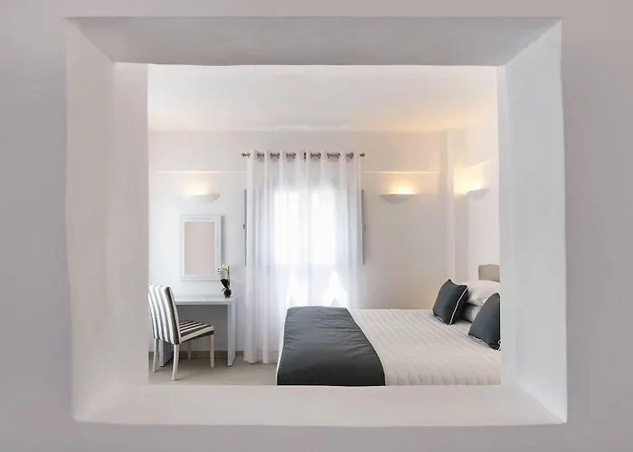 Central Fira Suites Hotel 3*