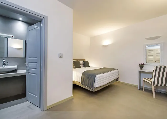 Hotel Central Fira Suites Firá