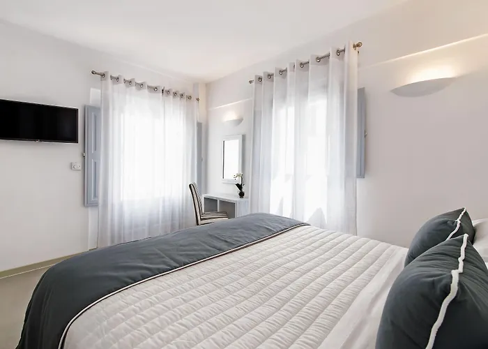 Central Fira Suites Hotell