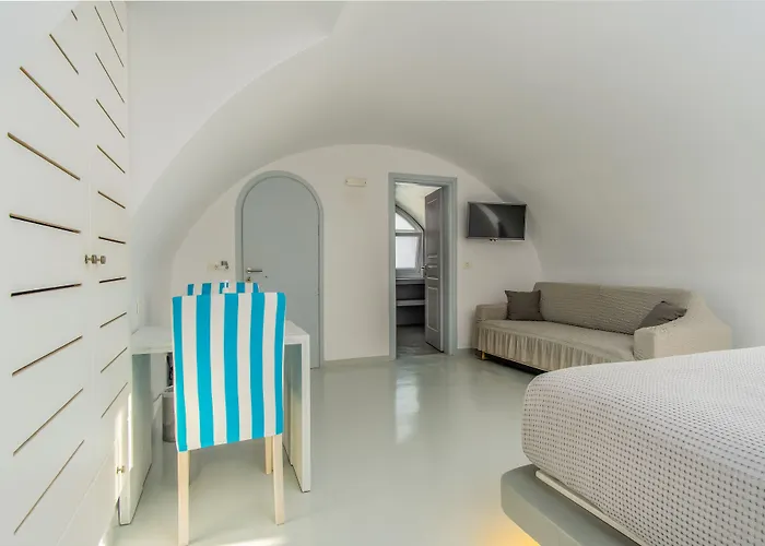 Hotel Central Fira Suites