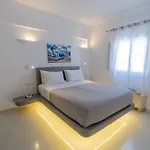 Central Fira Suites
