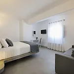 Central Fira Suites